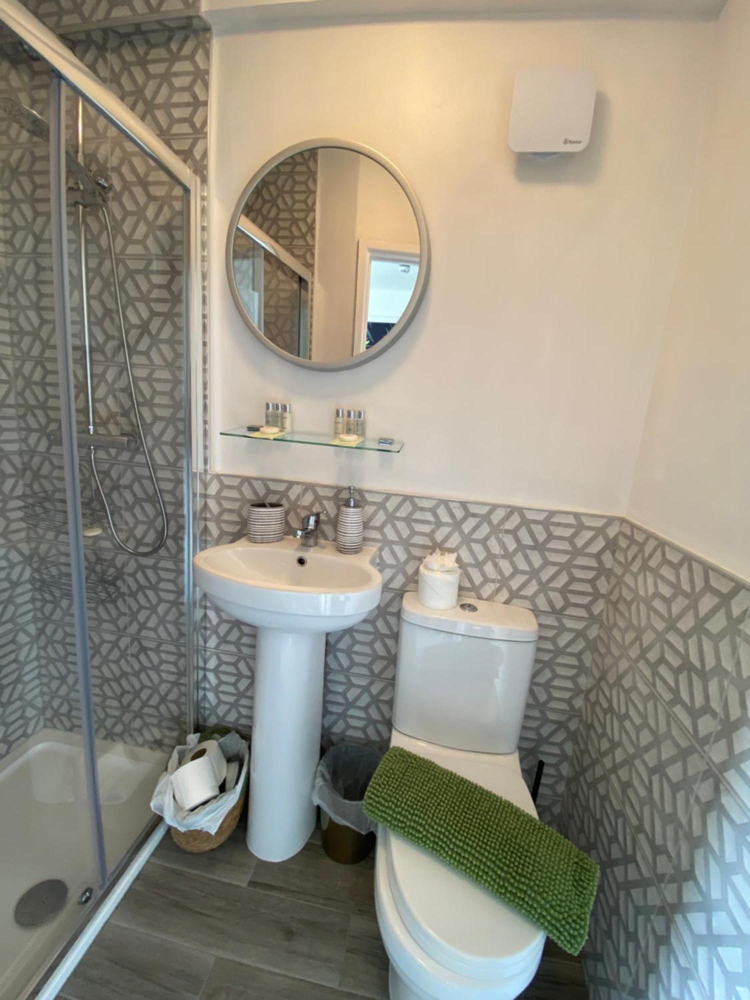 Butterfly Guest House Porthcawl Extérieur photo